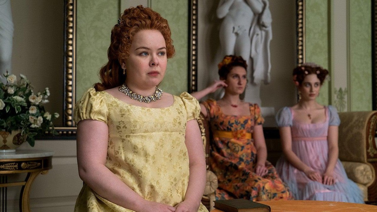 "Bridgerton"-Star Nicola Coughlan hat eine klare Ansage an Kritiker der Serie gemacht.