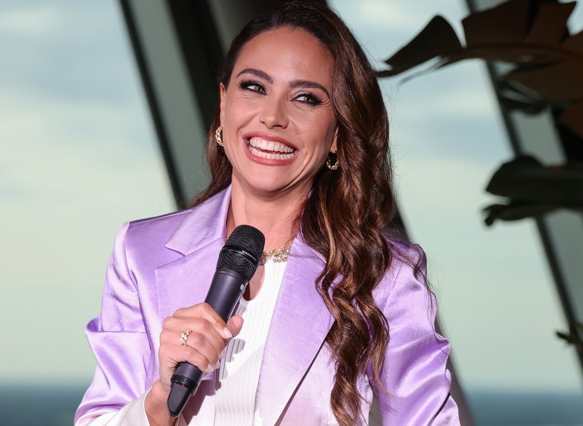 DUESSELDORF, GERMANY - APRIL 18: Franca Lehfeldt speaks on stage at the &quot;WoMen On Top 2024&quot; event at Fernsehturm on April 18, 2024 in Duesseldorf, Germany. (Photo by Andreas Rentz/Getty Imag ...