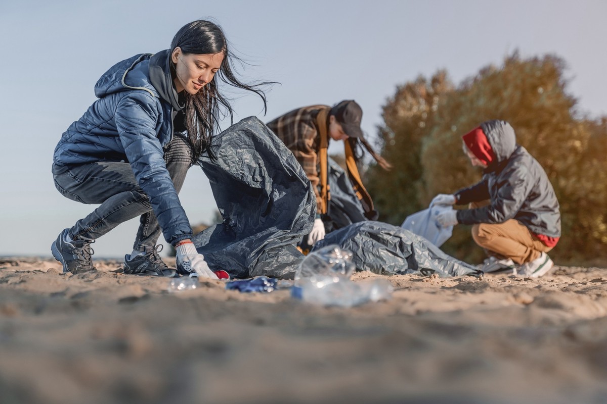 Cleaning,Ecology, Social Issues, Volunteer, Beach