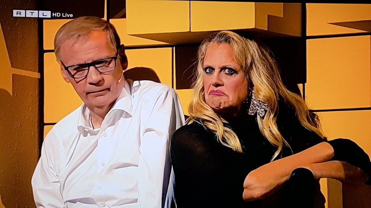 Jauch und Schöneberger kämpfen um den Sieg in der Wand.