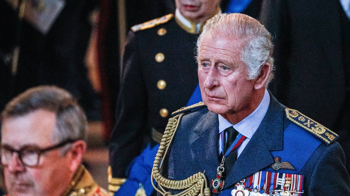 . 14/09/2022. London, United Kingdom.The coffin of Queen Elizabeth II at Westminster Hall in London accompanied by King Charles III and other members of the Royal Family, including Camilla, The Queen  ...
