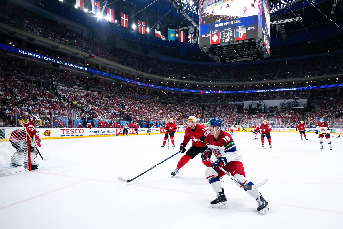 Eishockey, WM, Finale, Schweiz - Tschechien 240526 Dean Kukan of Switzerland and Ondrej Palat of Czech Republic during the 2024 IIHF Ice hockey, Eishockey World Championship, WM, Weltmeisterschaft fin ...