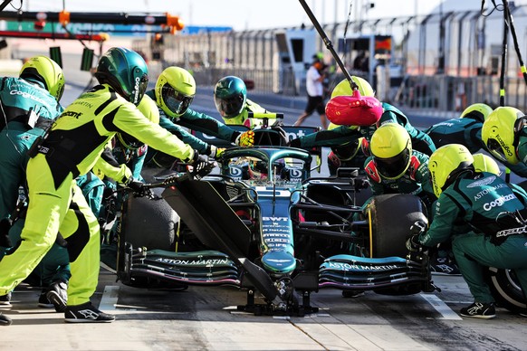 Formula One Testing - Day Three - Bahrain International Circuit. Sebastian Vettel (GER) Aston Martin F1 Team AMR21 practices a pit stop. Formula One Testing, Sunday 14th March 2021. Sakhir, Bahrain. U ...