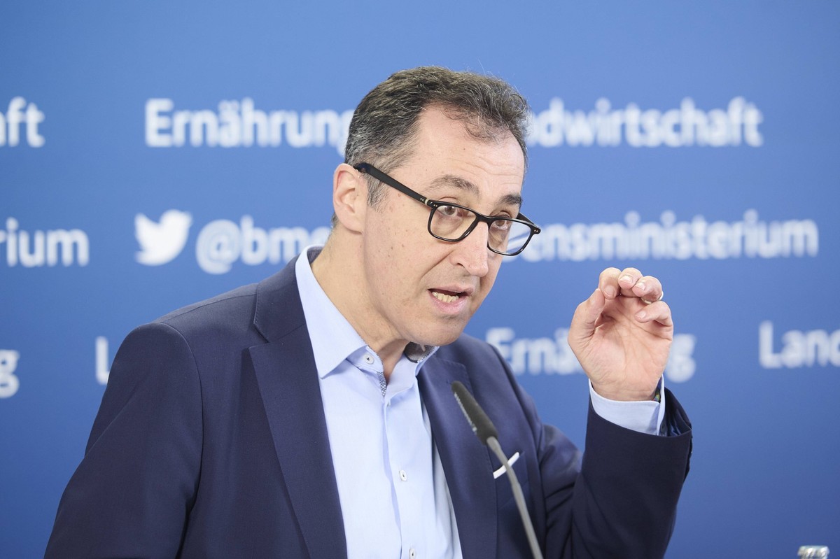 Berlin, Cem Özdemir stellt Vorhaben für mehr Kinderschutz in der Werbung vor Cem Özdemir Bundesminister für Ernährung und Landwirtschaft, Bündnis90/Die Grünen stellt Vorhaben für mehr Kinderschutz in  ...