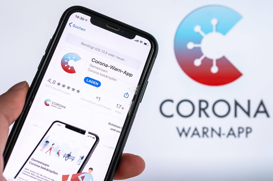 16.06.2020, xfux, Politik Medizin, Corona Warn App in Berlin vorgestellt, emwirt empoli emlahe, v.l. Die Corona Warn App der Bundesregierung ist im Appstore iOS / iPhone in Deutschland zum download fu ...