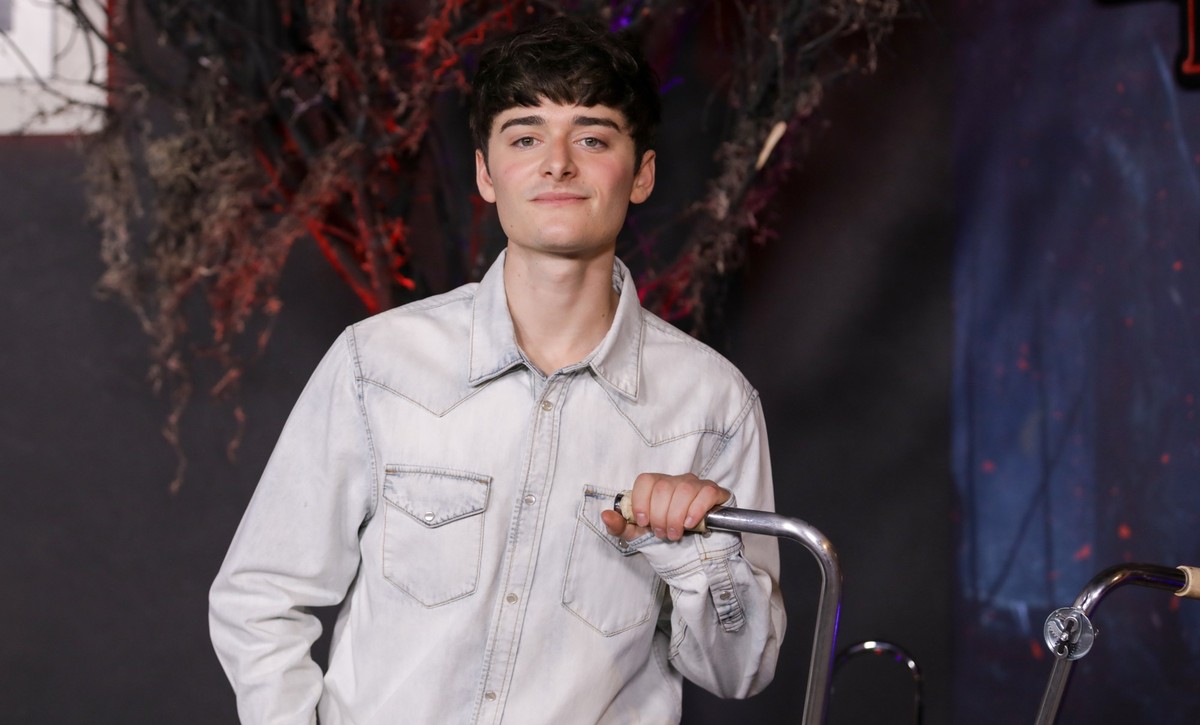 08.11.2025, USA, Los Angeles: Noah Schnapp kommt zu einem FYC-Event für «Stranger Things» im Netflix Tudum Theater in Los Angeles. Foto: Andrew Park/Invision/AP/dpa +++ dpa-Bildfunk +++