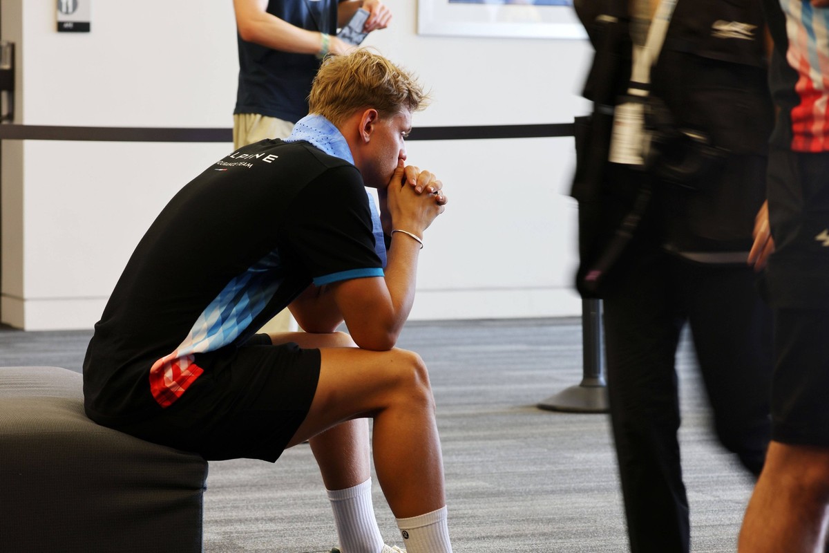 ein nachdenklich sitzender Mick Schumacher GER w�hrend einer Medienrunde im Pressezentrum, 6 Stunden von Austin, FIA Langstrecken- Weltmeisterschaft WEC, Texas, USA, 01.09..2024 *** A thoughtfully sea ...