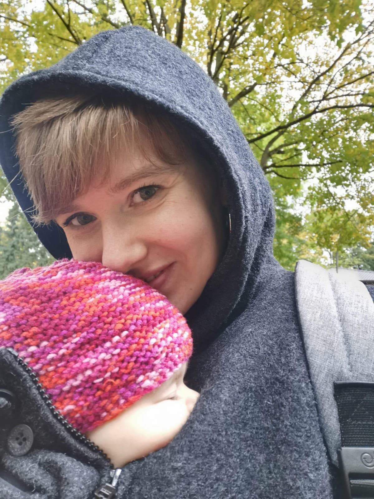 Jana aus Hamburg mit ihrer Tochter Paulina (1)