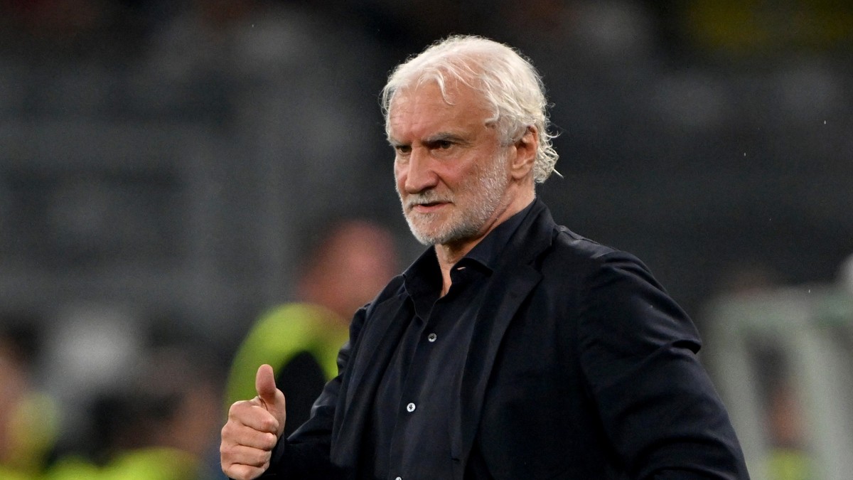 dpatopbilder - 12.09.2023, Nordrhein-Westfalen, Dortmund: Fußball: Länderspiele, Deutschland - Frankreich, Signal Iduna Park. Interims-Teamchef Rudi Völler gibt taktische Anweisungen. WICHTIGER HINWEI ...
