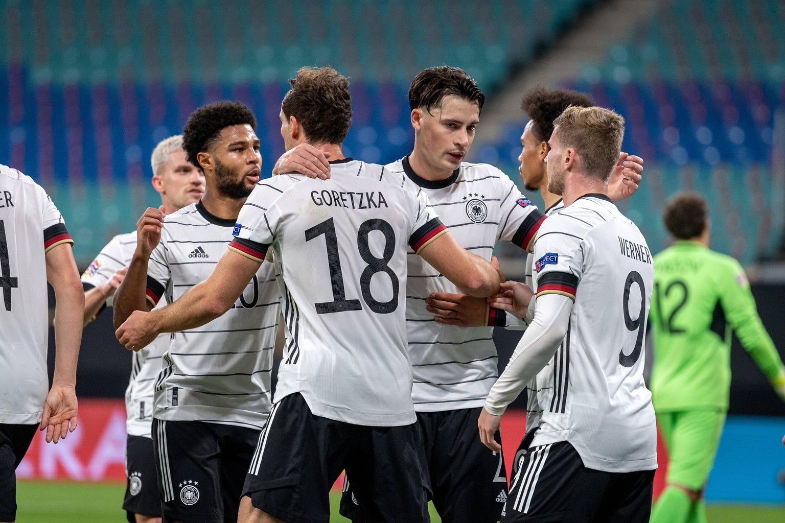 Beim 3:1-Sieg der Nationalmannschaft gegen die Ukraine in der Nations League überzeugten Leon Goretzka (Nr. 18) und Robin Koch (rechts neben ihm) im Mittelfeld. Am Dienstag kann Deutschland mit einem Remis gegen Spanien den Gruppensieg (Liga A, Gruppe 4) holen. 