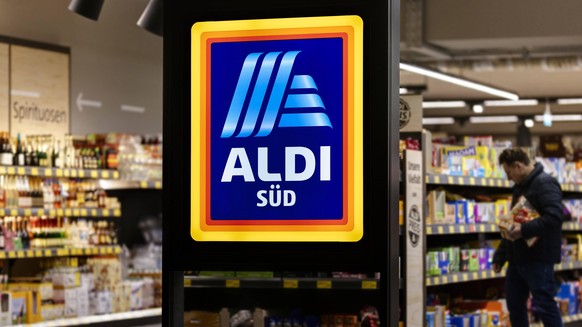 Eine Filiale von Aldi Süd auf der Luxemburger Straße. Köln, 04.04.2020 *** A branch of Aldi Süd on the Luxemburger Straße Cologne, 04 04 2020 Foto:xC.xHardtx/xFuturexImage