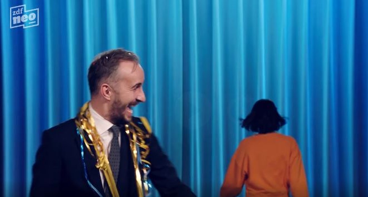Böhmermann links, die angebliche Lena rechts.