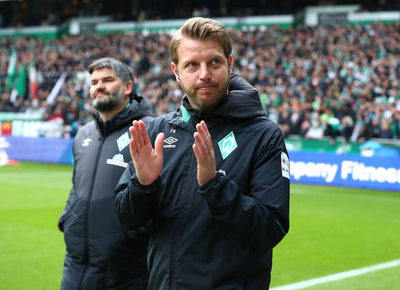 Samstag 04.05.2019, Saison 2018/2019, 1. Bundesliga, 32. Spieltag im Bremer Weserstadion, SV Werder Bremen - BVB 09 Borussia Dortmund, Florian Kohfeldt (Trainer, SVW) applaudiert seinen Fans DFL REGUL ...