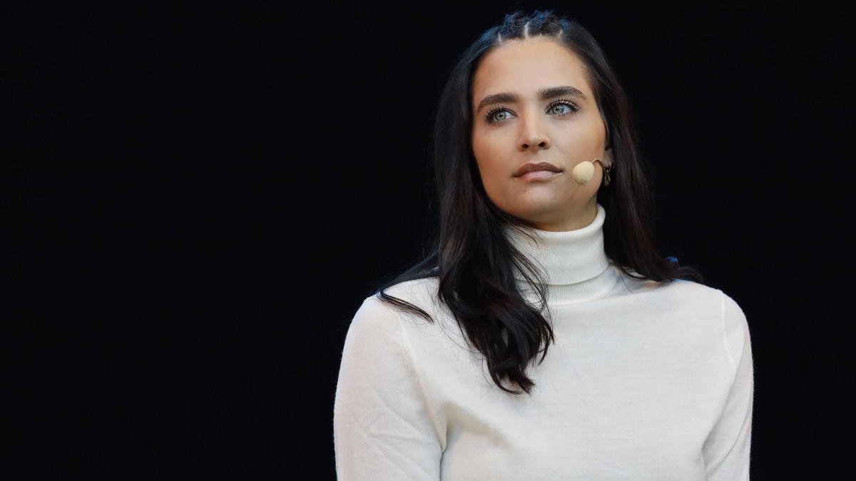 Amira Pocher mit dem Programm Die Pochers hier live beim BonnLive Kulturgarten Open Air 2021 in der Rheinaue. Bonn, 01.08.2021 *** Amira Pocher with the program Die Pochers here live at the BonnLive K ...