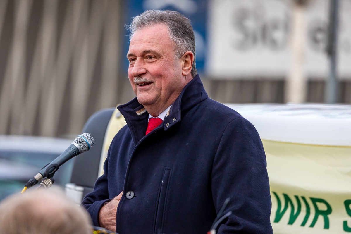 Streik der GDL bei der Deutschen Bundesbahn - Kundgebung am Hauptbahnhof Nürnberg Claus Weselsky, Vorsitzender der Gewerkschaft Deutscher Lokomotivführer GDL und Hauptverhandler mit dem Vorstand der D ...