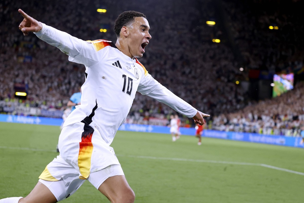 MUSIALA Jamal Team Deutschland jubelt nach seinem Tor zum 2 : 0 Endstand UEFA Fussball EURO 2024 in Deutschland Achtelfinale Spiel Deutschland - Daenemark 2 : 0 am 29.06.2024 in Dortmund DFL REGULATIO ...