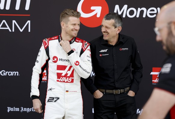 27 Nico Hulkenberg DEU, MoneyGram Haas F1 Team, Guenther Steiner ITA, MoneyGram Haas F1 Team, F1 Pre-season Testing in Bahrain at Bahrain International Circuit on February 23, 2023 in Sakhir, Bahrain. ...