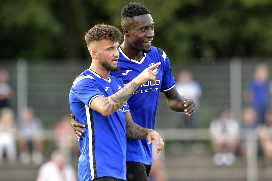 04-07-2018 / pmk / NA131290 Fussball/Herren Testspiel Saison 2018/2019 VfB Fichte Bielefeld - DSC Arminia Bielefeld Keanu STAUDE (32) Bielefeld Prince Osei OWUSU (17) Bielefeld *** 04 07 2018 pmk NA13 ...