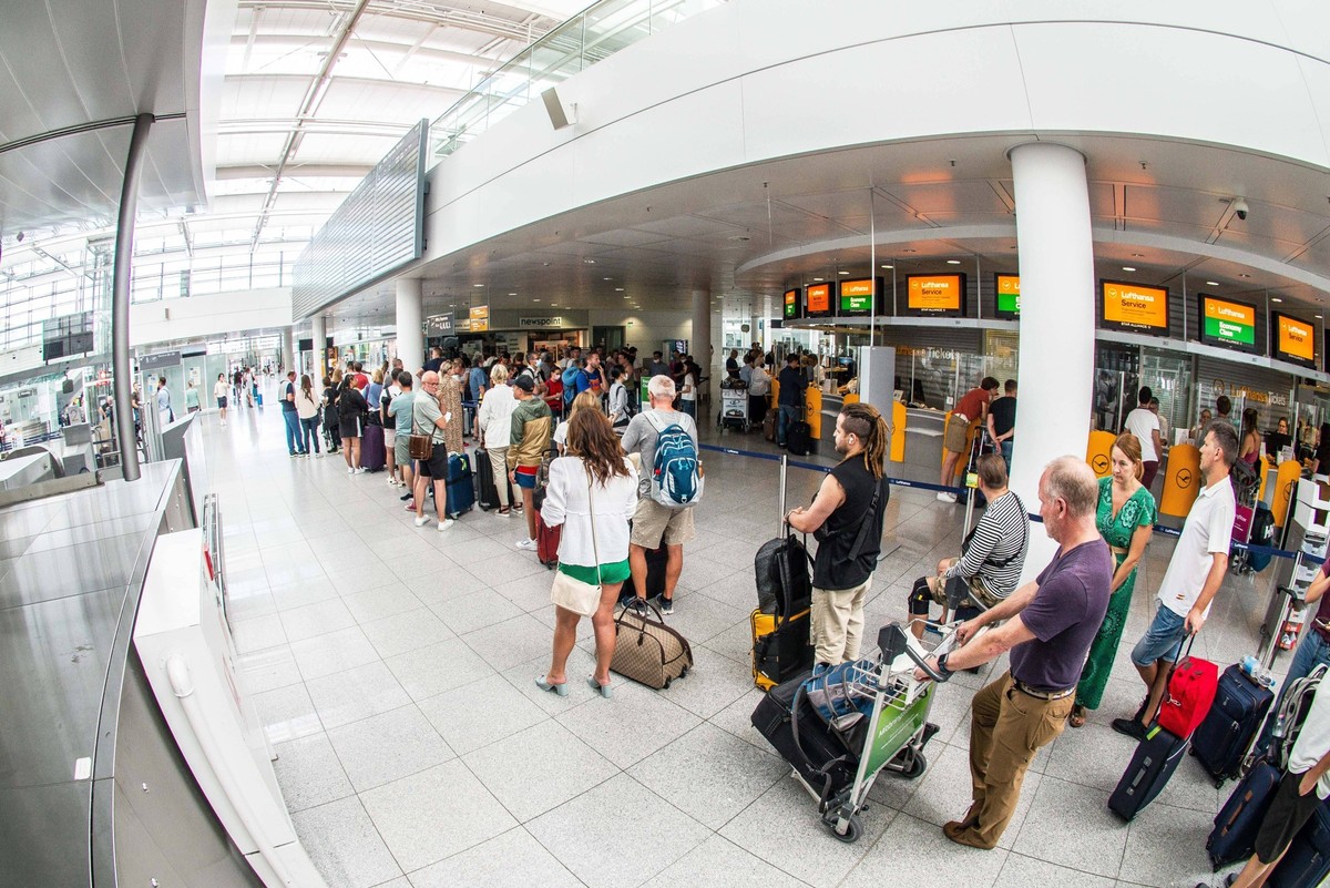 July 27, 2022, Munich, Bavaria, Germany: Criticizing the airline s management for the recent travel chaos, the Ver.di union organized strikes all over Germany for its ground personnel, including at th ...