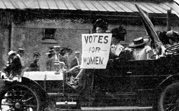 Bildnummer: 60486050 Datum: 01.01.1900 Copyright: imago/United Archives International
The motor in the service of the New York suffragists 8th August 1908 PUBLICATIONxINxGERxSUIxAUTxONLY kbdig 1900 q ...