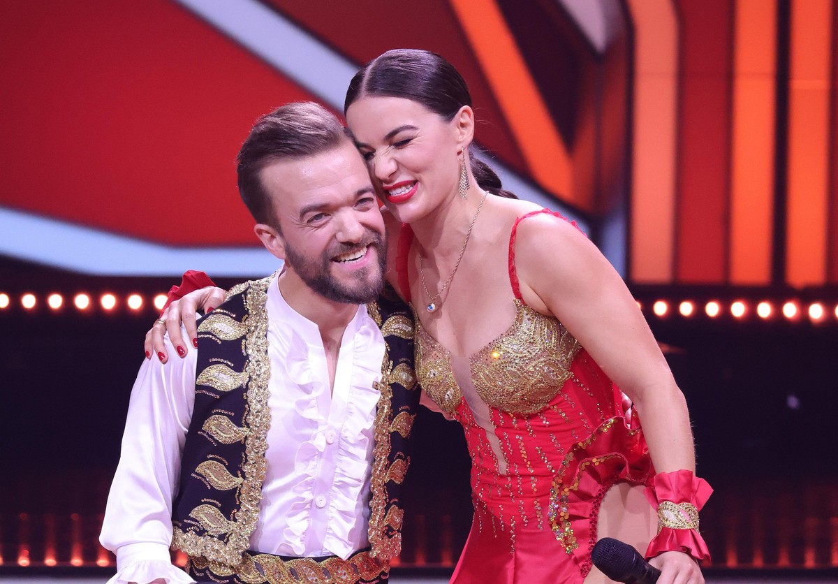COLOGNE, GERMANY - MARCH 04: Mathias Mester and Renata Lusin perform on stage during the 2nd show of the 15th season of the television competition show &quot;Let&#039;s Dance&quot; at MMC Studios on M ...