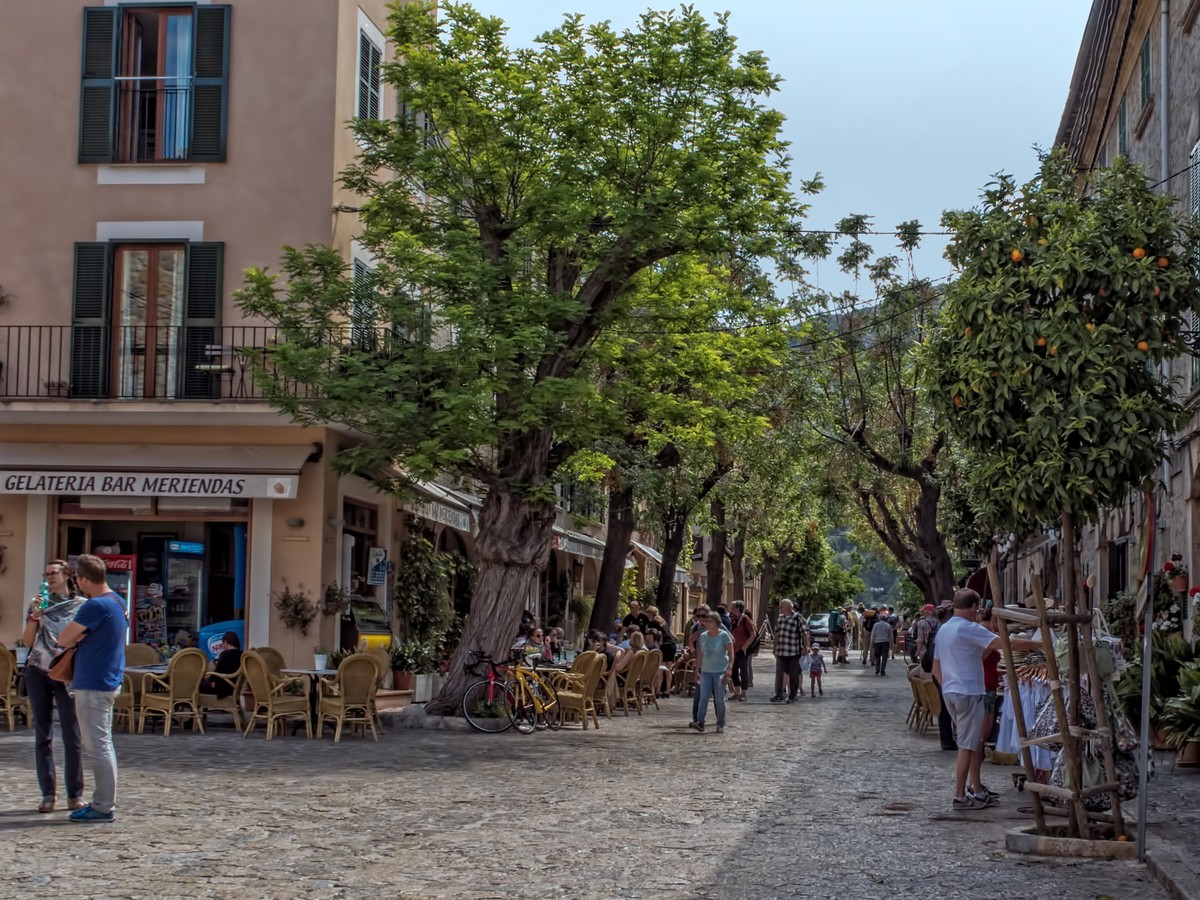 Street Cafes, Valldemossa, Majorca., Street cafes and bars lining the attractive Via Blanquerna in Valldemossa, one of the prettiest villages in Mallorca.