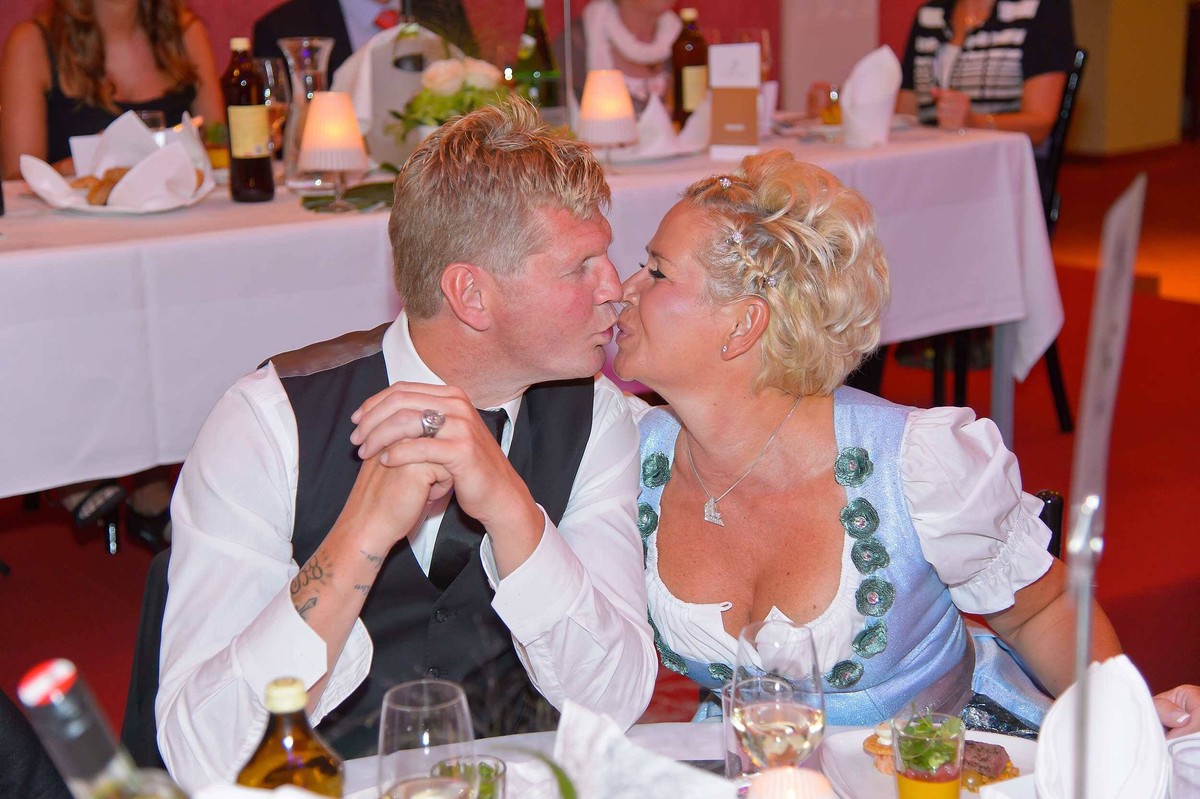 Bildnummer: 11500402 Datum: 21.09.2012 Copyright: imago/Viennareport
Una notte sportiva, die Nacht der Champions... Konzerthaus, Wien, 21.9.2012, Claudia und Stefan EFFENBERG (Kussfoto) - PUBLICATION ...