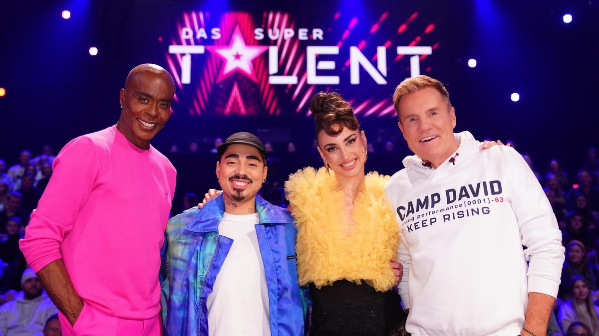 Die Jury mit (v.l.) Bruce Darnell, Tony Bauer, Ekaterina Leonova und Dieter Bohlen.
+++ Die Verwendung des sendungsbezogenen Materials ist nur mit dem Hinweis und Verlinkung auf RTL+ gestattet. +++