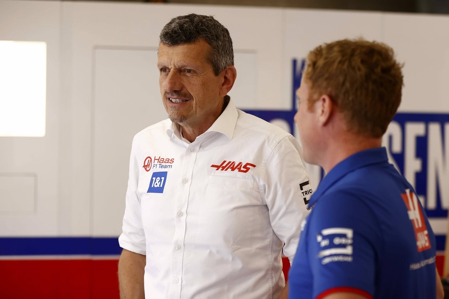 Günther Steiner (l.) ist Haas-Teamchef und damit der Boss von Mick Schumacher.