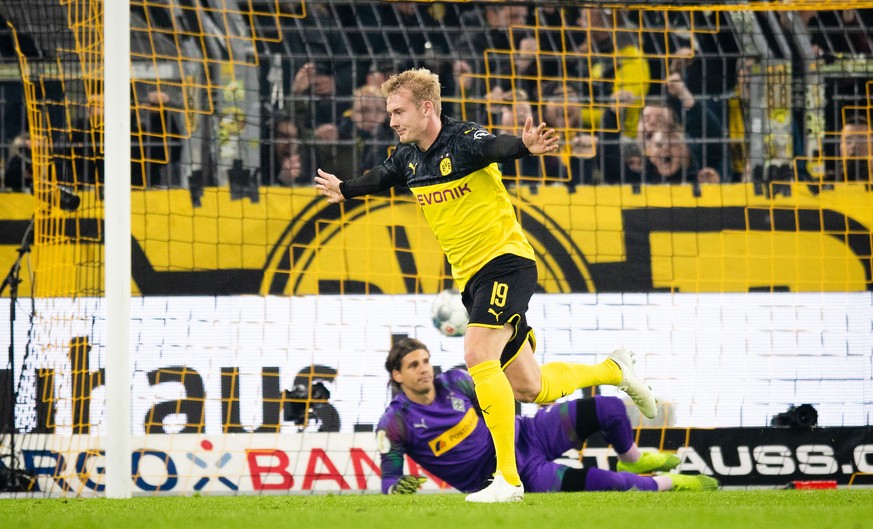 Angstgegner BVB! Julian Brandt jubelt, Torwart Yann Sommer ist geschlagen.