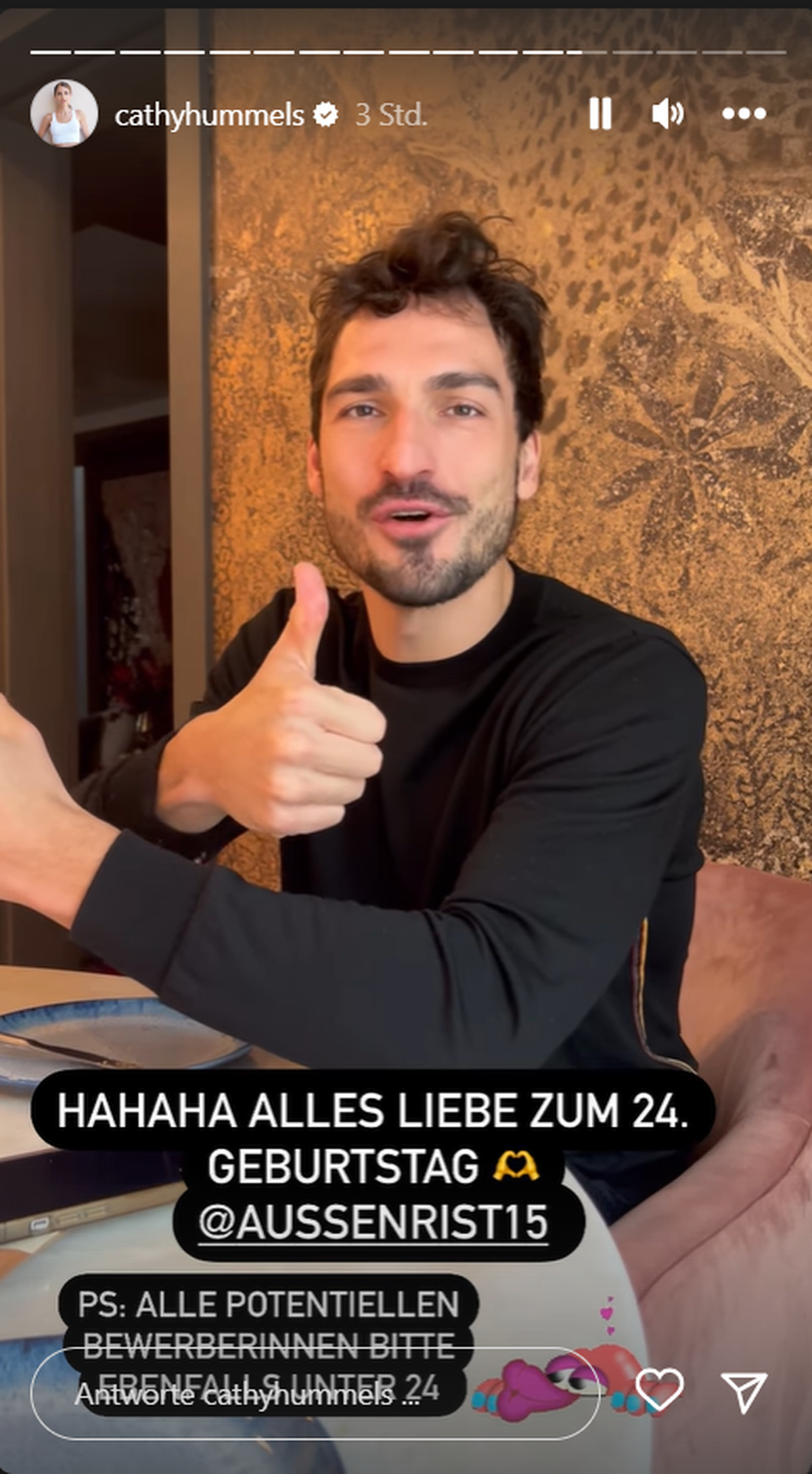 Cathy Hummels nimmt Mats an seinem Geburtstag auf die Schippe.