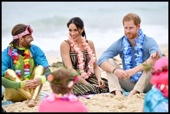 . 19/10/2018. Sydney, Australia. Prince Harry &amp; Meghan Markle Royal Tour-Day four. Prince Harry, The Duke of Sussex accompanied by his wife Meghan, during a visit to Bondi Beach, one of Australia  ...