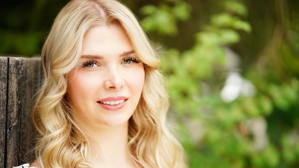 Pferdewirtin Carolin (26) aus Hessen
+++ Die Verwendung des sendungsbezogenen Materials ist nur mit dem Hinweis und Verlinkung auf RTL+ gestattet. +++