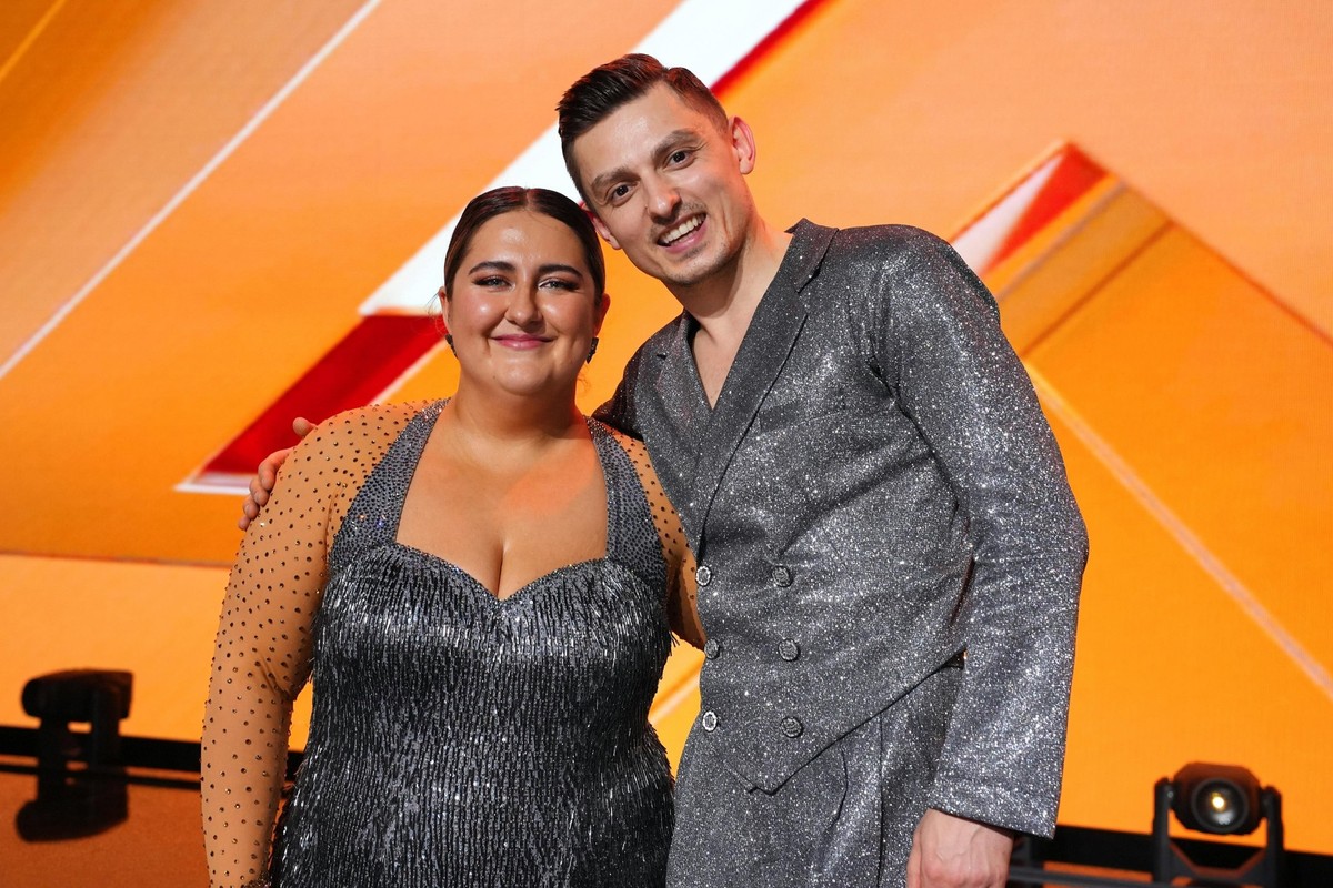 selfiesandra tanzt mit Zsolt Sándor Cseke.

+++ Die Verwendung des sendungsbezogenen Materials ist nur mit dem Hinweis und Verlinkung auf RTL+ gestattet. +++