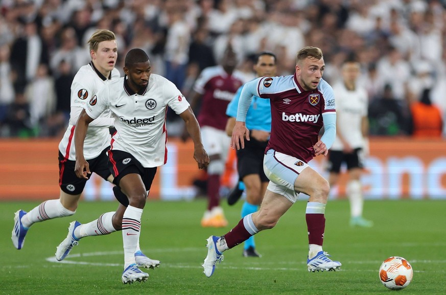 Mandatory Credit: Photo by Simon Dael/Shutterstock 12914205fw Jarrod Bowen of West Ham United chased by Almamy Tour of Eintracht Frankfurt West Ham United v Eintracht Frankfurt, UEFA Europa League, Se ...