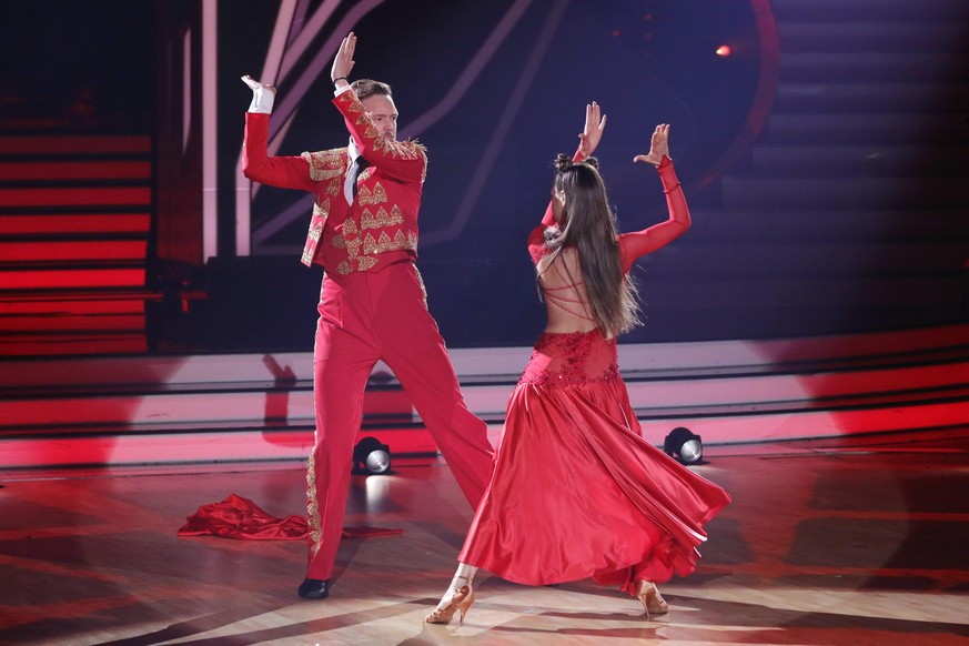 Bastian Bielendorfer und Ekaterina Leonova landeten vor dem Zuschauervoting bei "Let's Dance" wieder einmal mit ihrem Paso Doble auf dem letzten Platz.