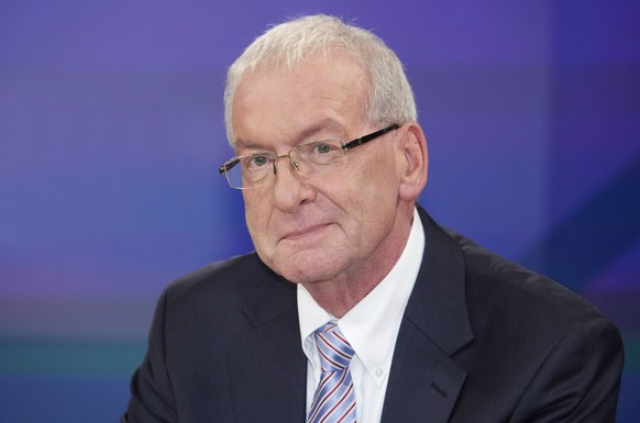 Peter Zwegat (sinds 1987 Schuldnerberater ( Raus aus den Schulden )) in de talkshow maybrit illner op 15.11.2012 in Berlijn Thema van de Sendung: Knietief im Dispo - geht die Mittelschicht ploke?