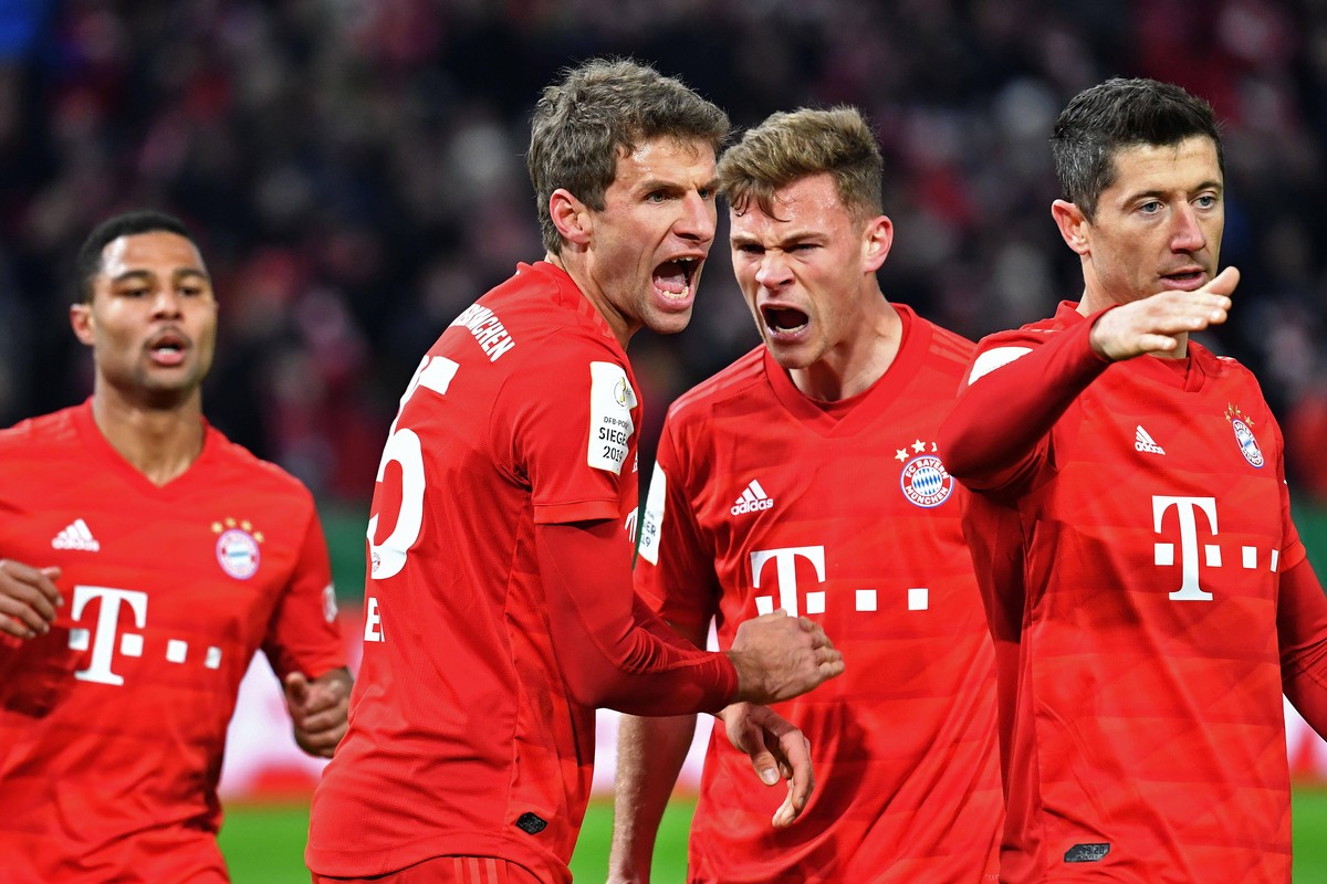 Vorschau zum Bundesligaspiel TSG 1899 Hoffenheim-FC Bayern Muenchen. Archivfoto: Torjubel Thomas MUELLER M LLER,Bayern Muenchen mit Joshua KIMMICH Bayern Muenchen,re: Robert LEWANDOWSKI Bayern Muenche ...
