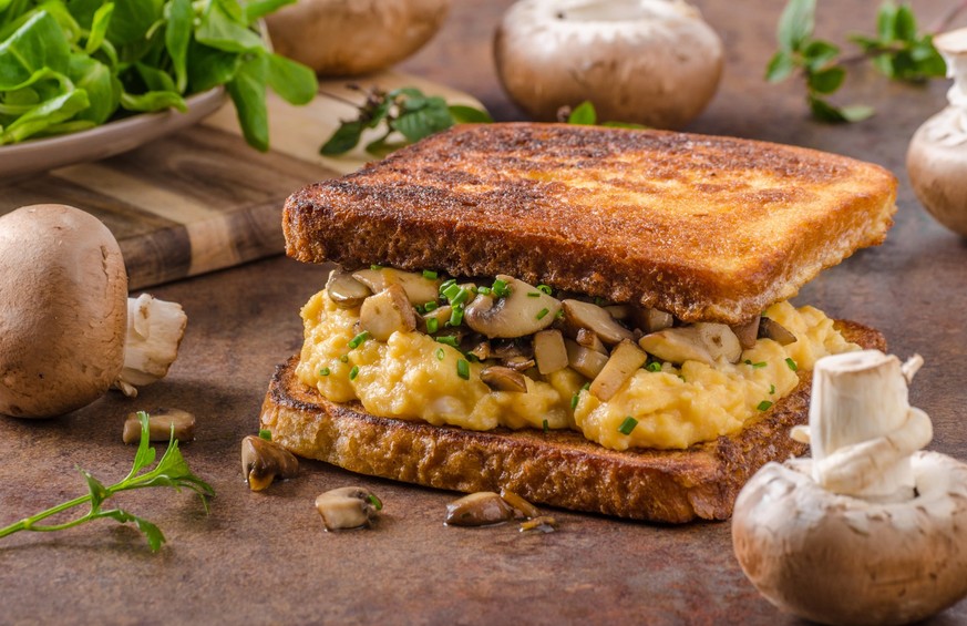 French toast scrambled eggs, fresh mushrooms and herbs inside, delicious and simple!