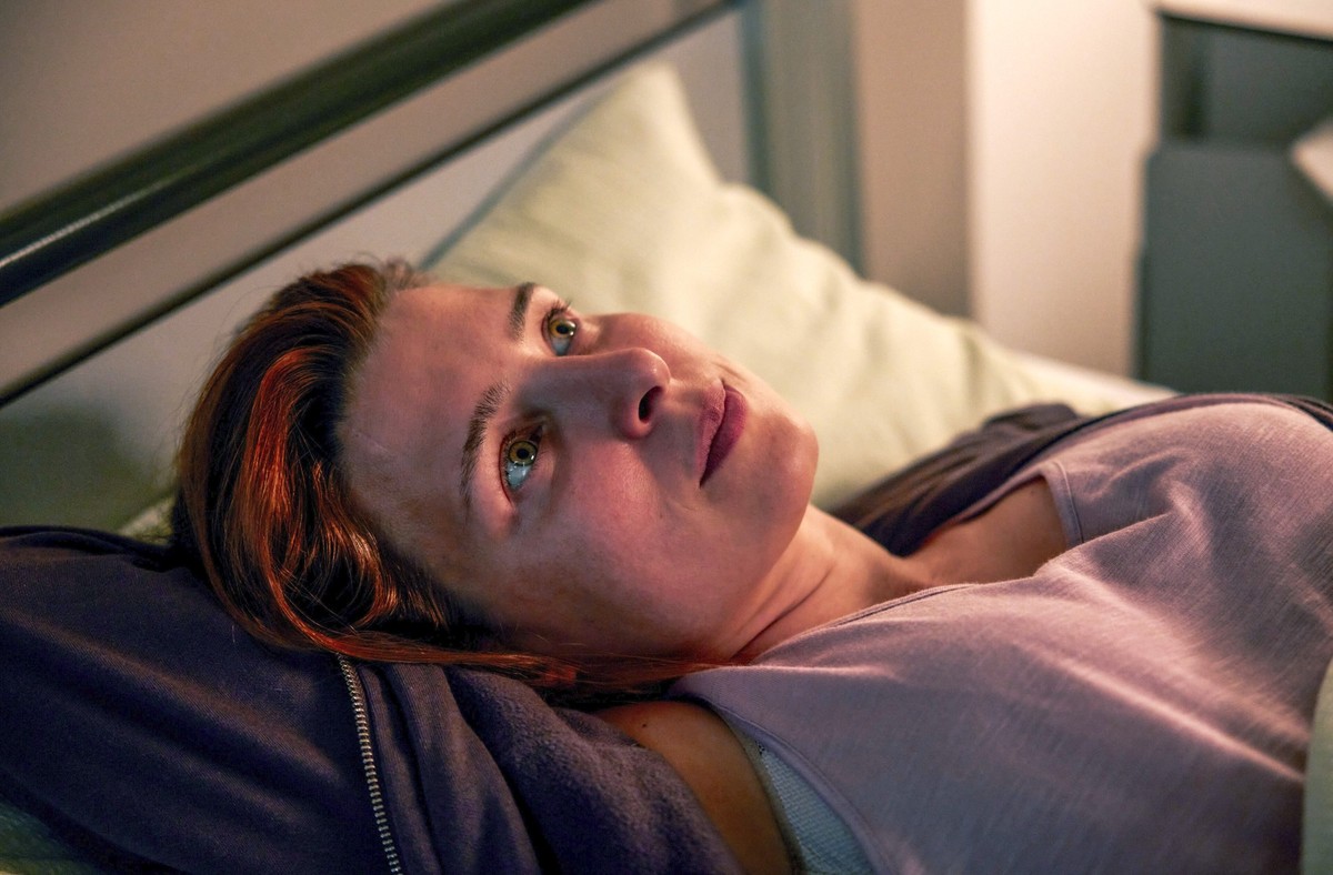 ARD/MDR TIEFWASSERTAUCHER UNTERM DACH, am Mittwoch (19.11.25) um 20:15 Uhr im ERSTEN.
Annie ist eine wunderbare, alleinerziehende Mutter für Tino und Lena. Lenas Vater Richard möchte nach seiner Rückk ...