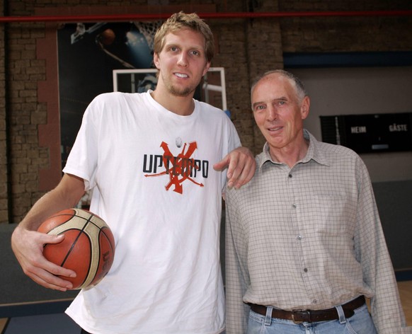 Dirk Nowitzki (l.) und Berater, Individualtrainer und Mentor Holger Geschwindner.