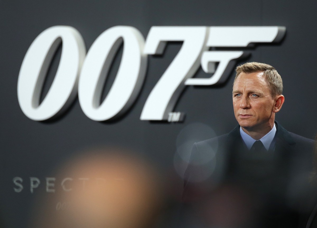ARCHIV - 28.10.2015, NA, Berlin: Schauspieler Daniel Craig kommt zur Deutschlandpremiere des James Bond-Films �Spectre�. Mit �Keine Zeit zu sterben� verabschiedete sich Craig 2021 von der 007-Rolle. E ...