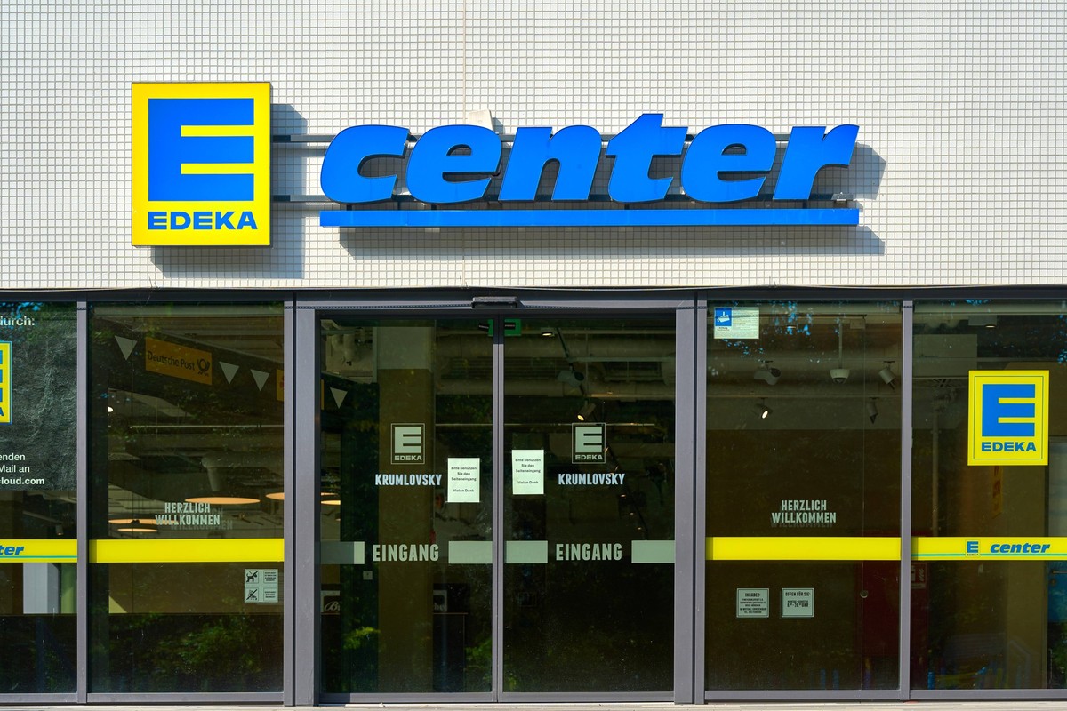 Munich, Bavaria, Germany - 23 September 2024: The Edeka Center near the Theresienwiese in Munich *** Das Edeka Center in der nähe der Theresienwiese in München