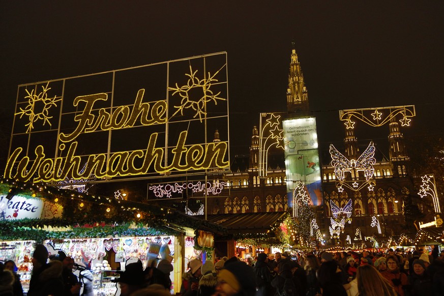 Christkindlmarkt am Wiener Rathausplatz Wien, 06.12.2019 Frohe Weihnachten, Rathaus Wien Austria *** Christkindlmarkt am Wiener Rathausplatz Vienna, 06 12 2019 Merry Christmas, Rathaus Wien Austria AV ...