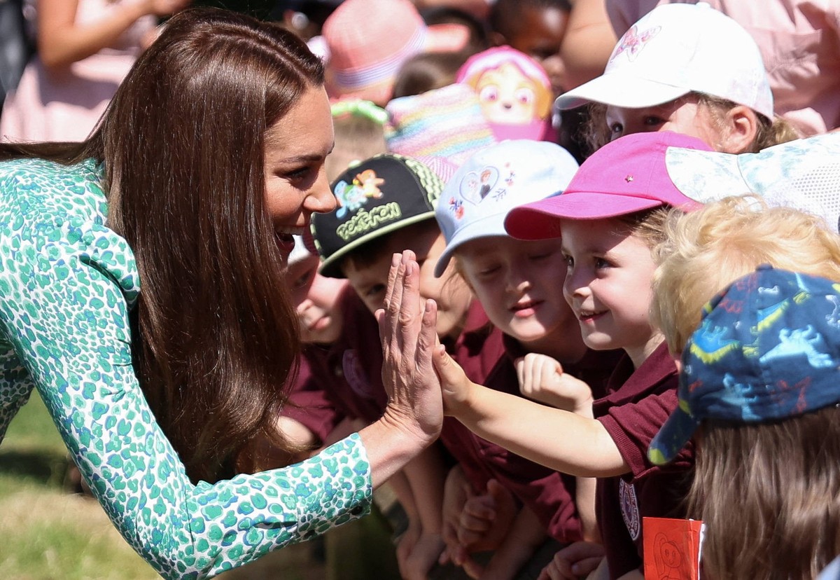 Britain s Catherine, Princess of Wales visits Nuneaton Britain s Catherine, Princess of Wales greets children outside Riversley Park Children s Centre in Nuneaton, Britain, June 15, 2023., Credit:PHIL ...