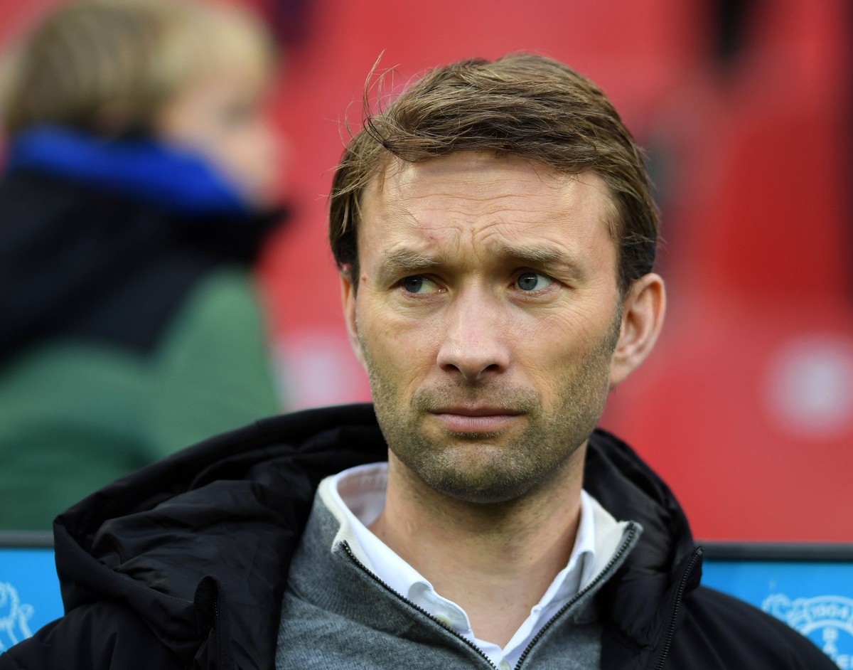 12.11.2023, Leverkusen, Germany, BayArena, Bayer 04 Leverkusen vs 1. FC Union Berlin - 1. Bundesliga, Sportdirektor Simon Rolfes Bayer 04 Leverkusen schaut Foto Ralf Treese DFB / DFL REGULATIONS PROHI ...