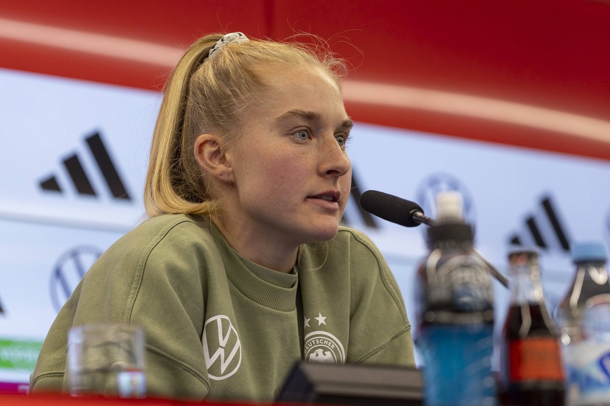 DFB Frauen Nationalmannschaft Pressekonferenz, 18.02.2025 Janina Minge Deutsche Frauen Fussball Nationalmannschaft, DFB Frauen Nationalmannschaft Pressekonferenz, Frankfurt, DFB-Campus, 18.2.2025 ***  ...