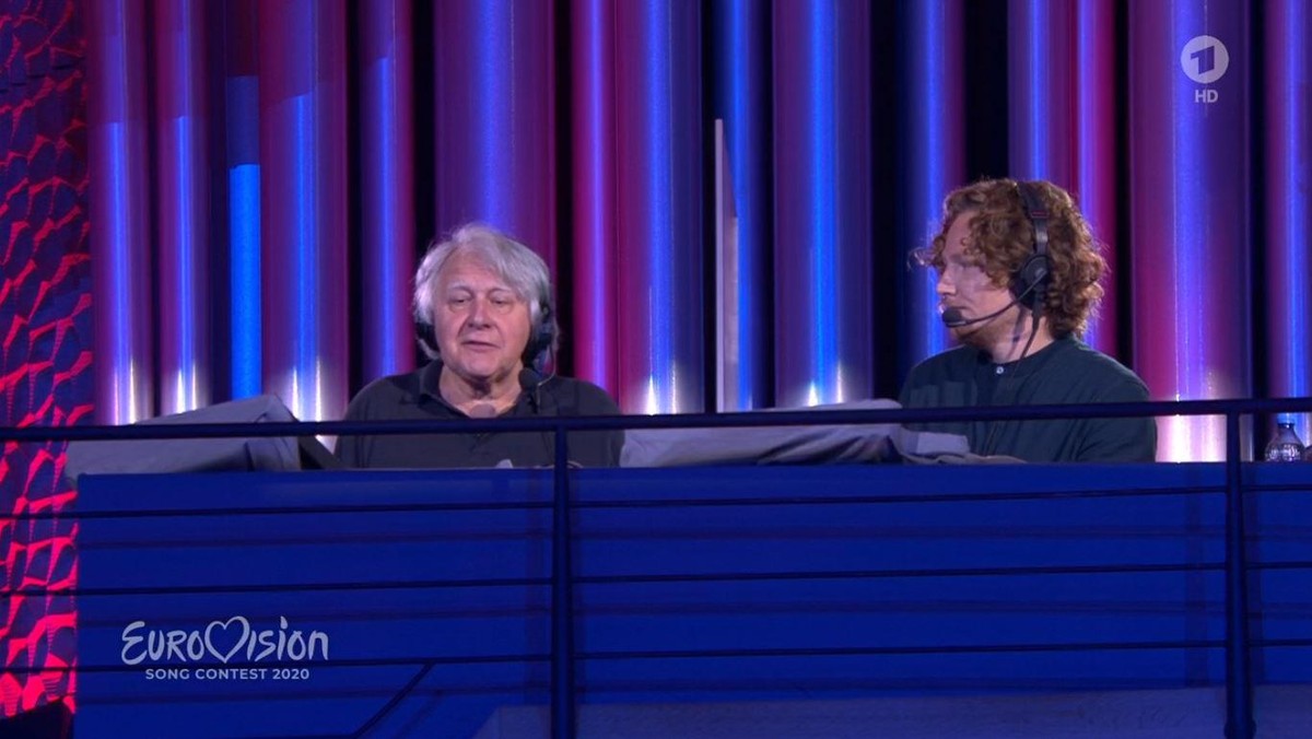 Peter Urban (l.) und Michael Schulte kommentierten die Auftritte.