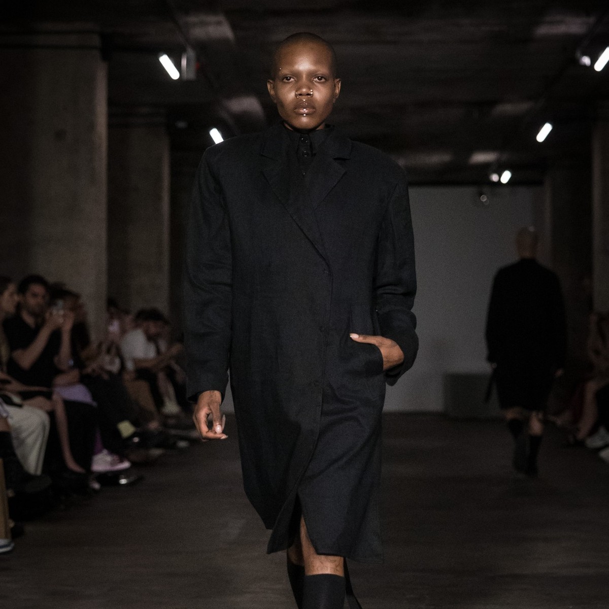 Berlin Fashion Week: Ein Look aus der Kollektion von Viktor Anisimov.