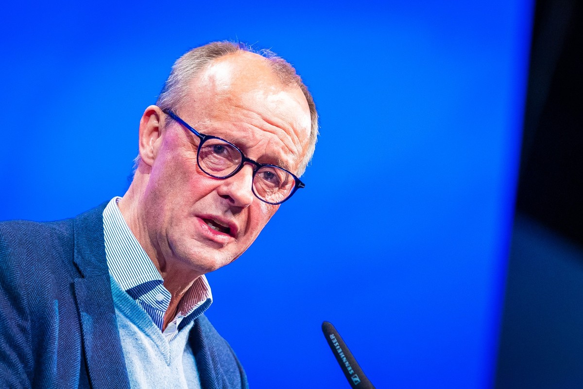 21.10.2023, Niedersachsen, Braunschweig: Friedrich Merz, CDU-Bundesvorsitzender und Fraktionsvorsitzender der CDU/CSU-Fraktion, spricht auf dem 75. Deutschlandtag der Jungen Union. Foto: Moritz Franke ...